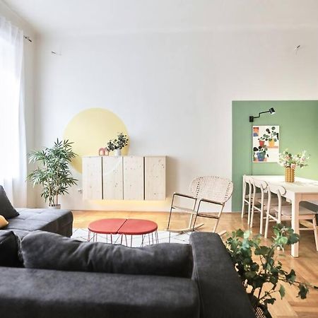 Unwind In Style W Sauna Dsgn 2Br Home Budapest Exteriör bild
