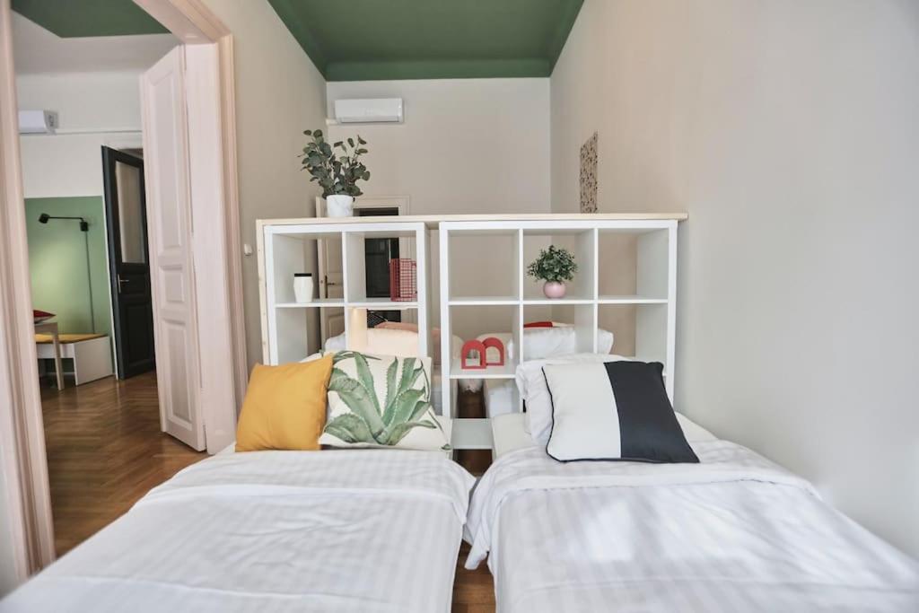 Unwind In Style W Sauna Dsgn 2Br Home Budapest Exteriör bild
