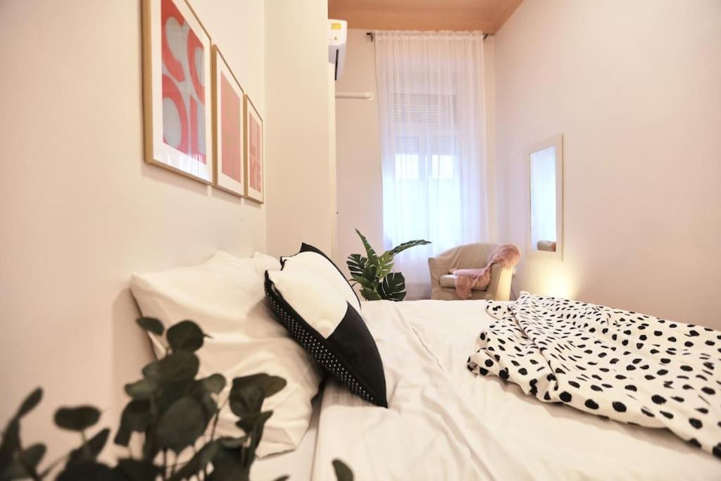 Unwind In Style W Sauna Dsgn 2Br Home Budapest Exteriör bild