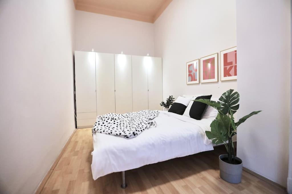 Unwind In Style W Sauna Dsgn 2Br Home Budapest Exteriör bild