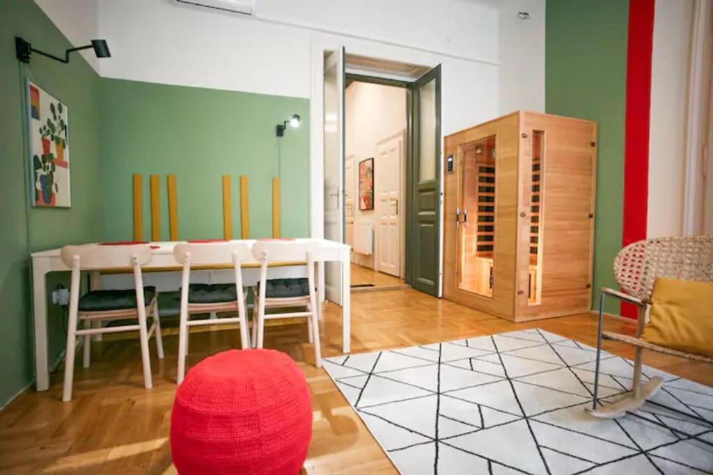 Unwind In Style W Sauna Dsgn 2Br Home Budapest Exteriör bild