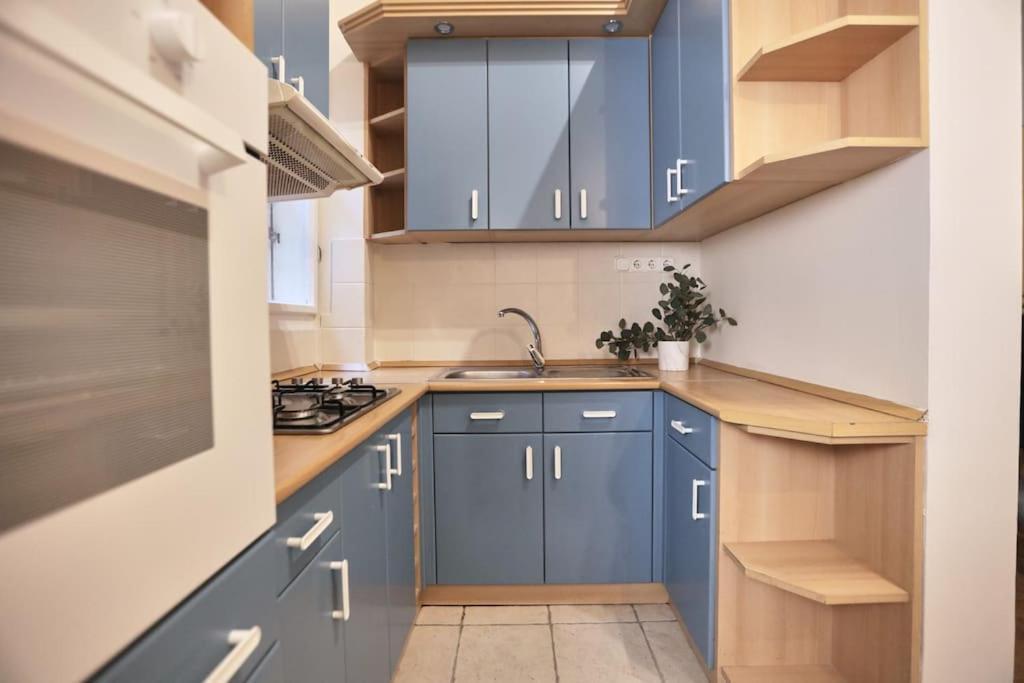 Unwind In Style W Sauna Dsgn 2Br Home Budapest Exteriör bild