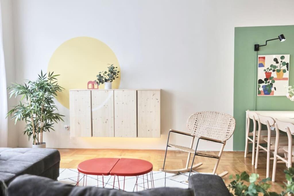 Unwind In Style W Sauna Dsgn 2Br Home Budapest Exteriör bild