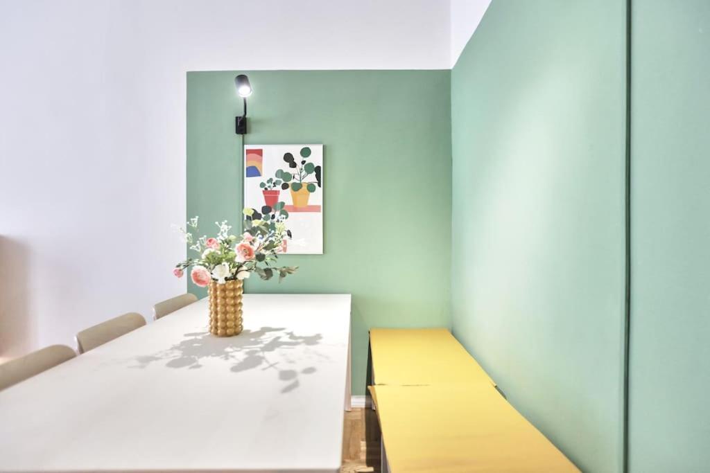 Unwind In Style W Sauna Dsgn 2Br Home Budapest Exteriör bild
