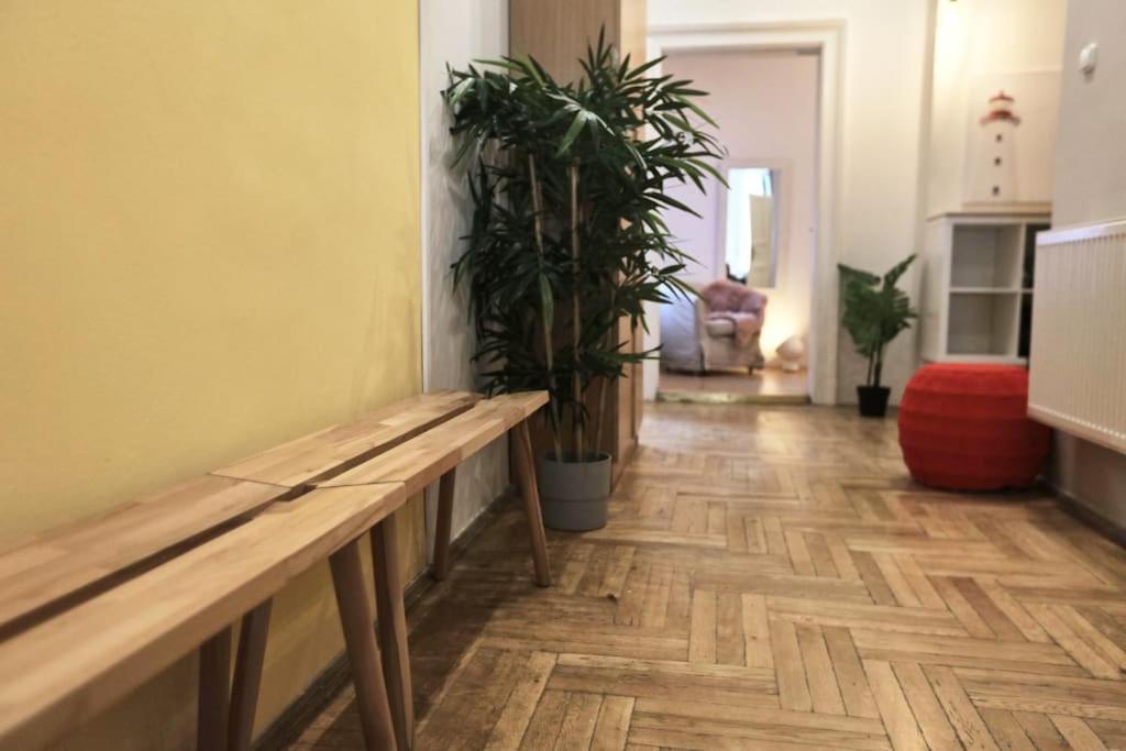 Unwind In Style W Sauna Dsgn 2Br Home Budapest Exteriör bild